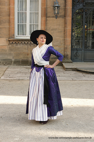 Robe a l'Anglaise - historisch