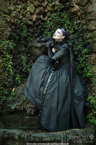 Robe a la Francaise - Gothic-Stil